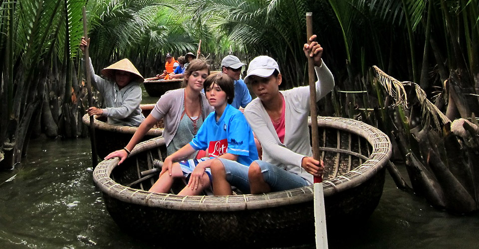 Family bicycle tour in Vietnam with VeloAsia